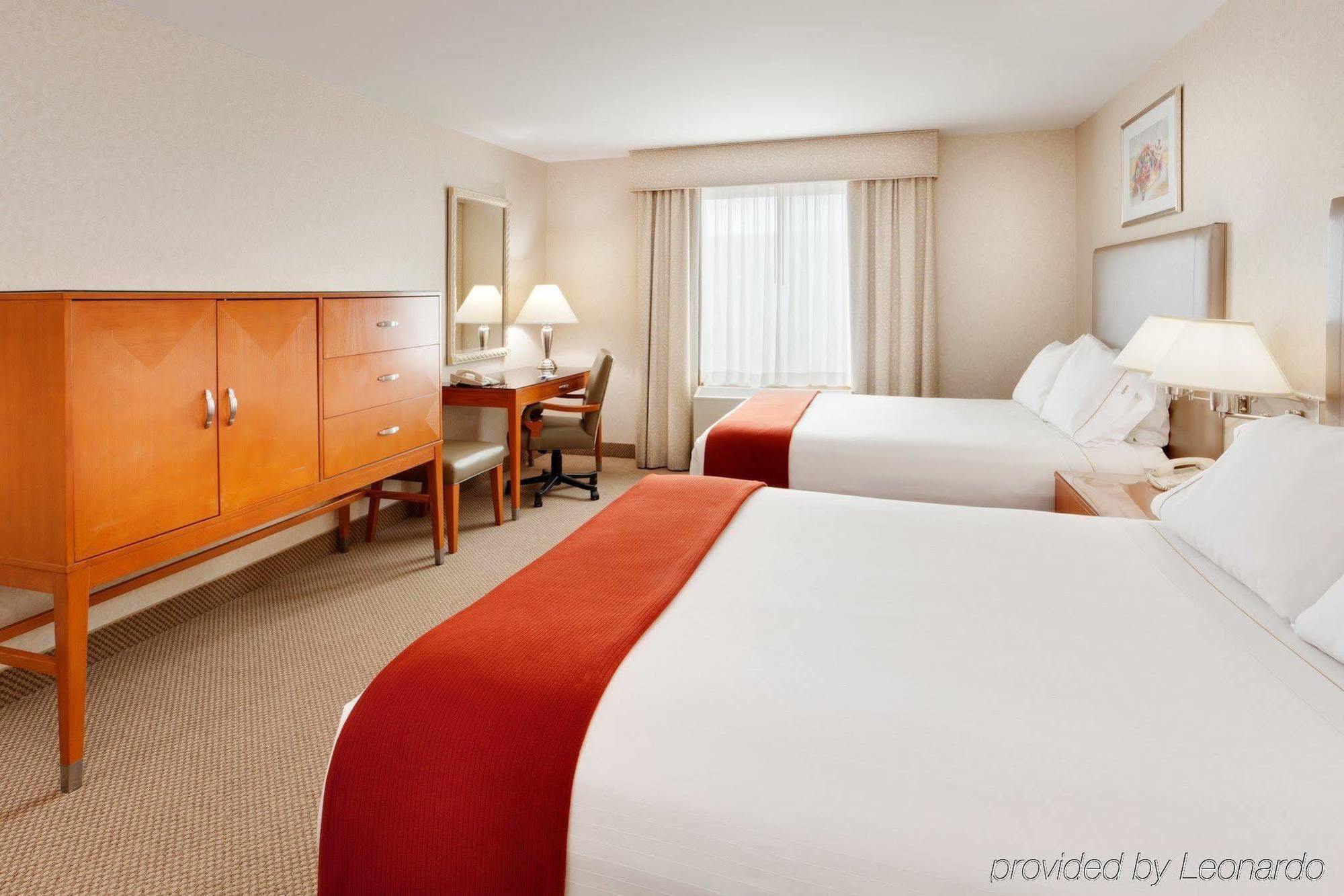 Holiday Inn Express Hotel & Suites Warwick-Providence Airport, An Ihg Hotel Стая снимка